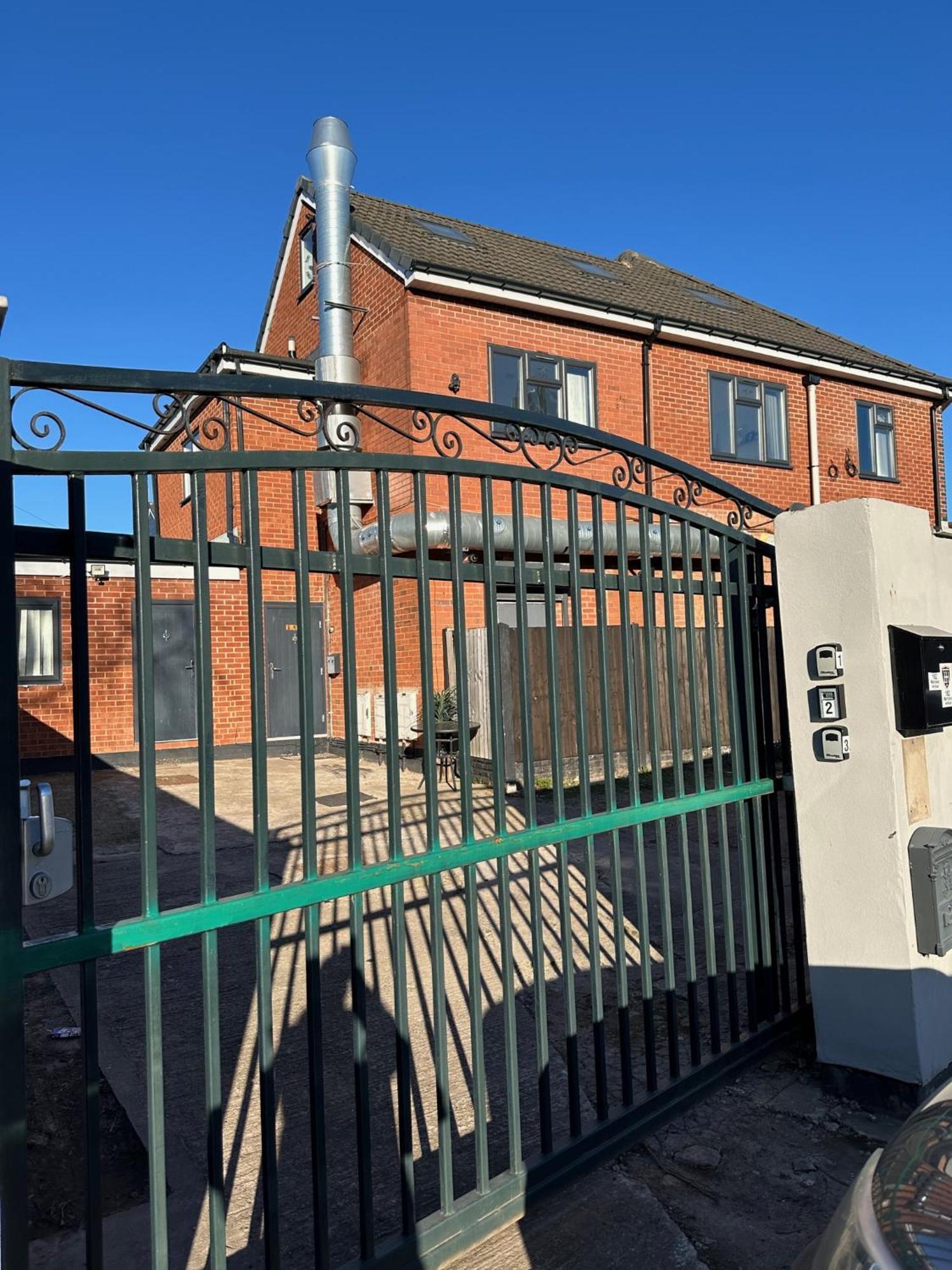 Cosy 3 Bed Apartment Near Birmingham Airport & Nec Perfect For Groups & Contractors! Екстер'єр фото